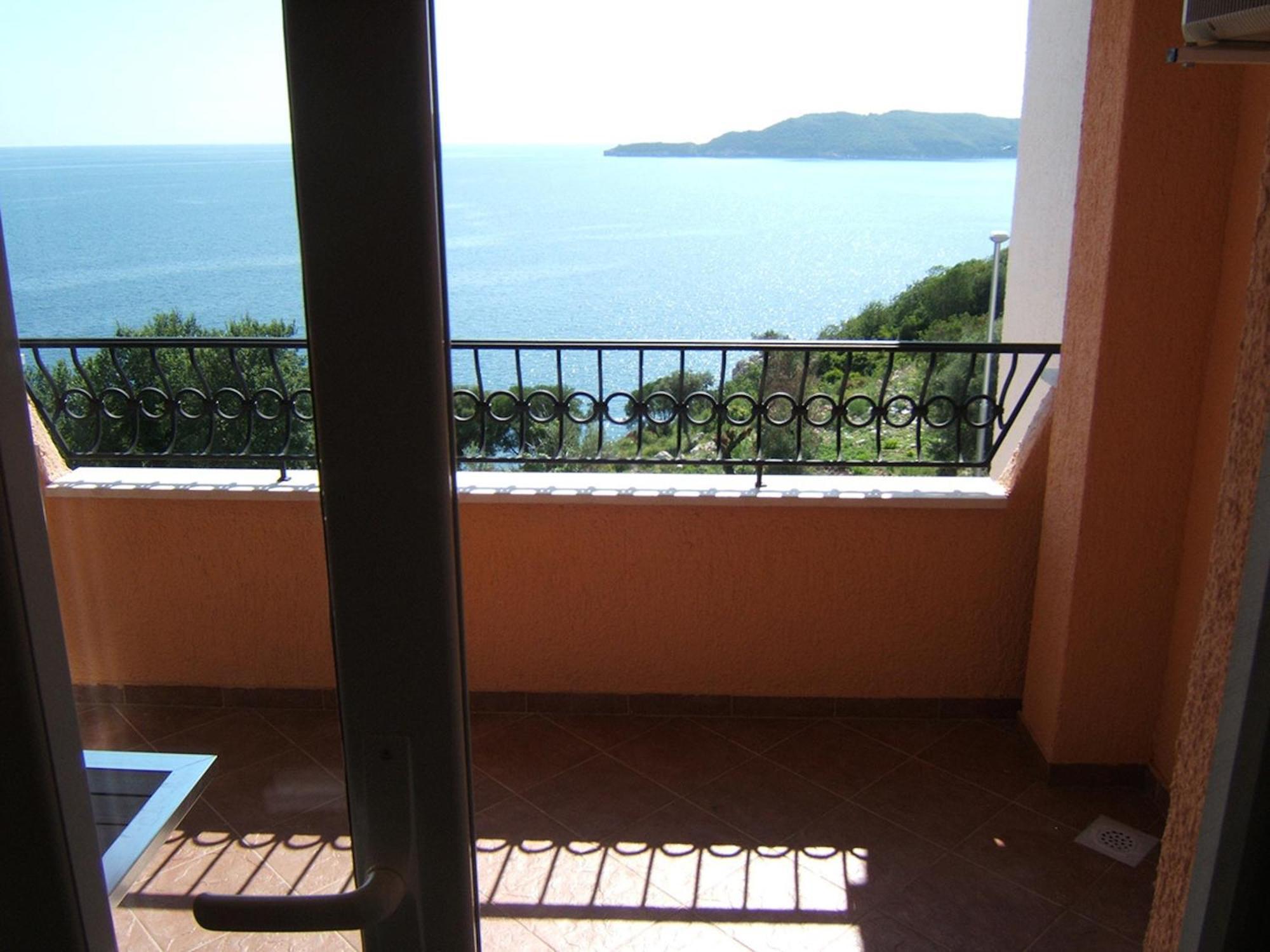 Villa Sara Guesthouse スヴェティ・ステファン 部屋 写真