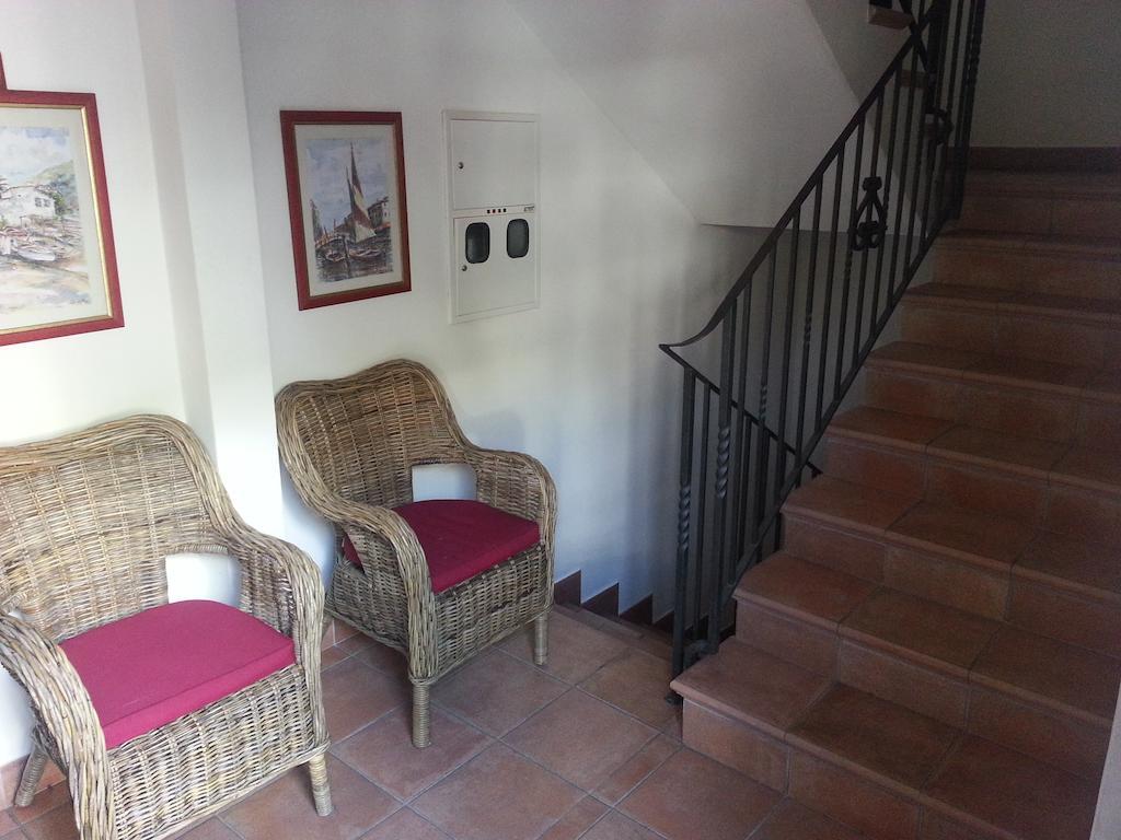 Villa Sara Guesthouse スヴェティ・ステファン エクステリア 写真
